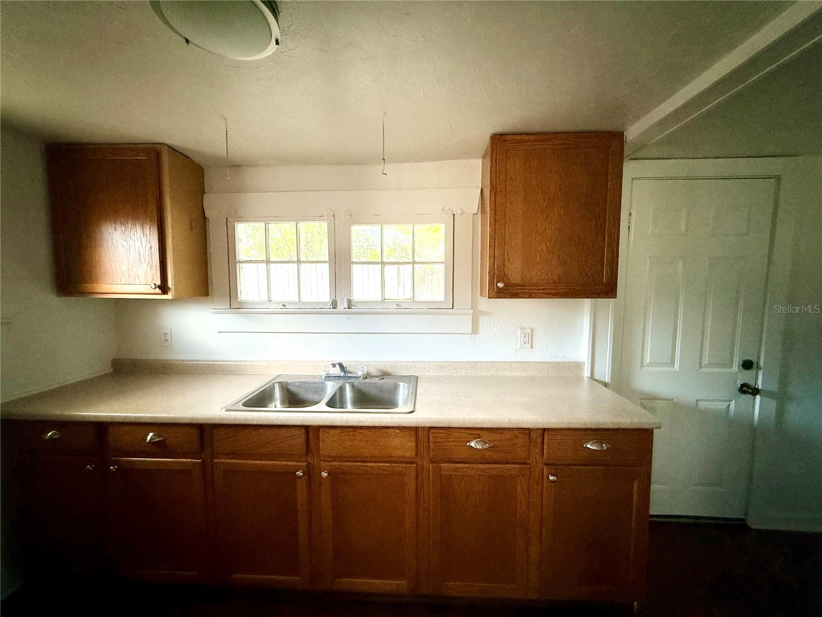 Image 16 of 18 For 308 Page Court