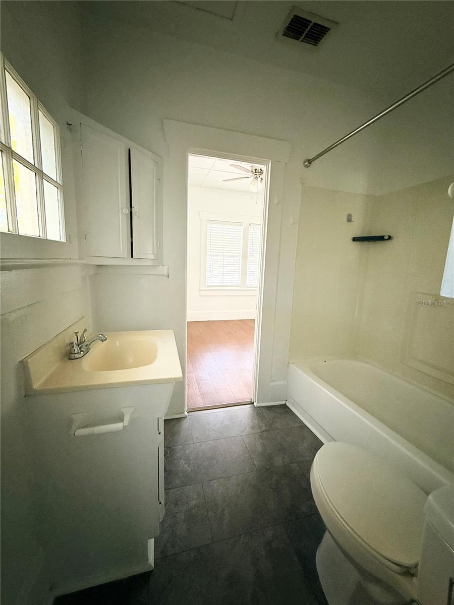 Image 9 of 18 For 308 Page Court