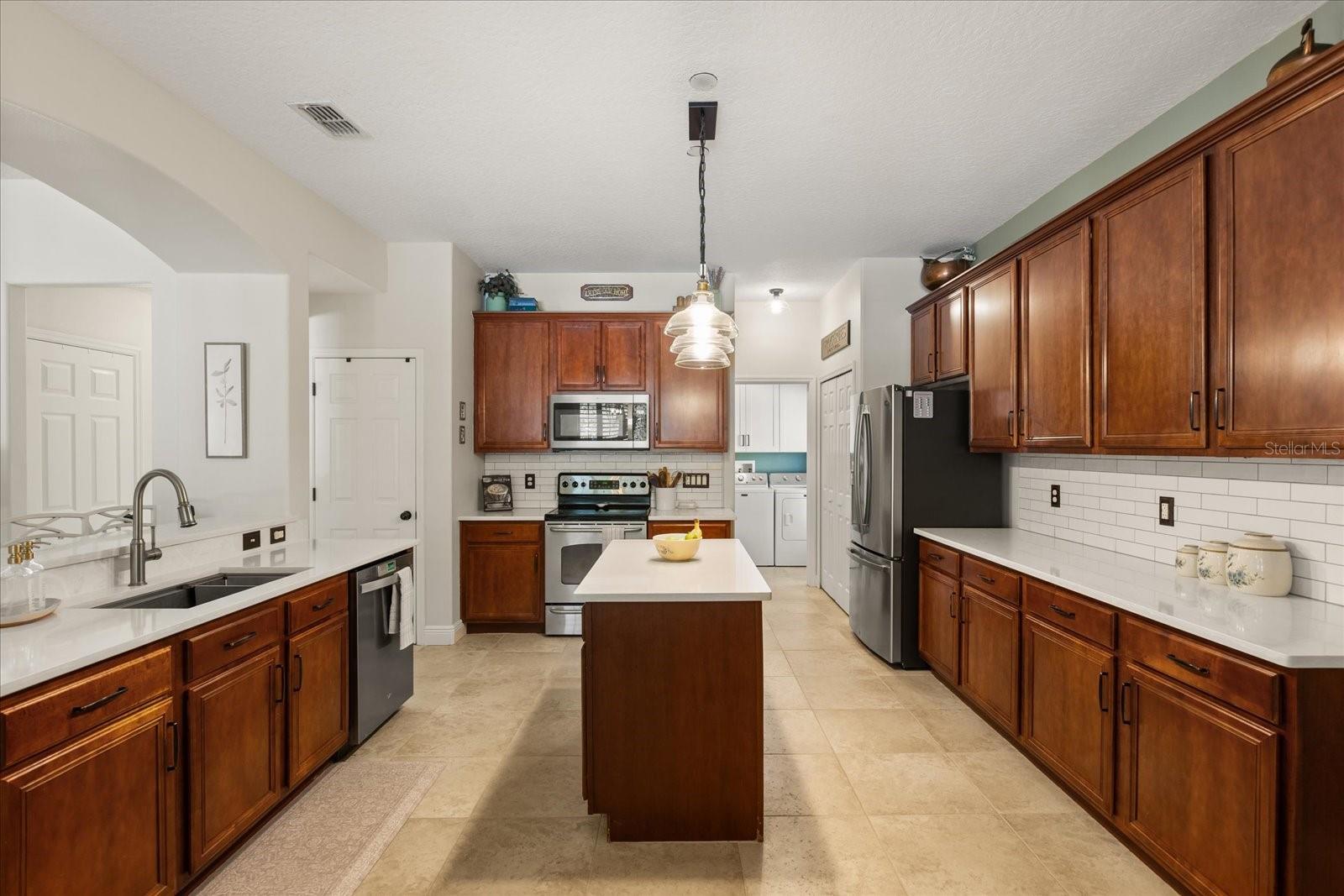 Image 14 of 54 For 370 Merlot Drive