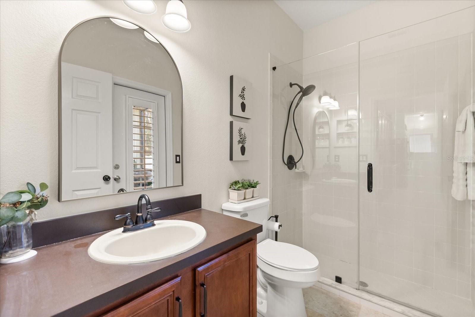 Image 20 of 54 For 370 Merlot Drive