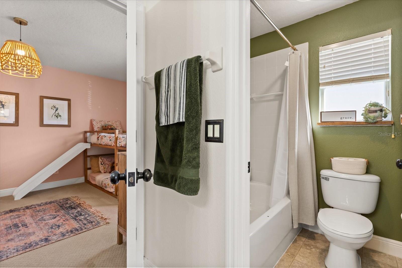 Image 35 of 54 For 370 Merlot Drive