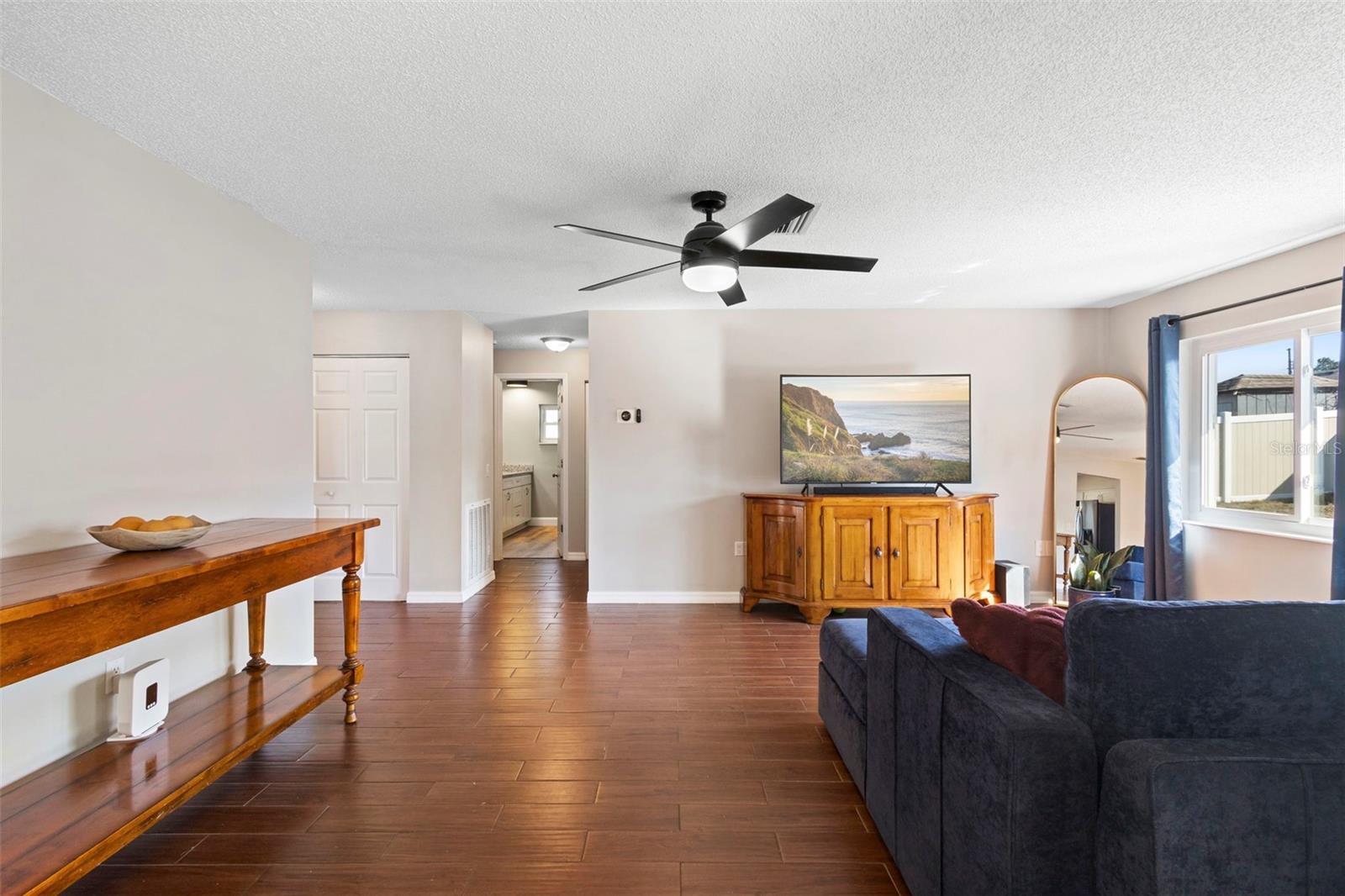 Image 14 of 34 For 720 Amhurst Drive