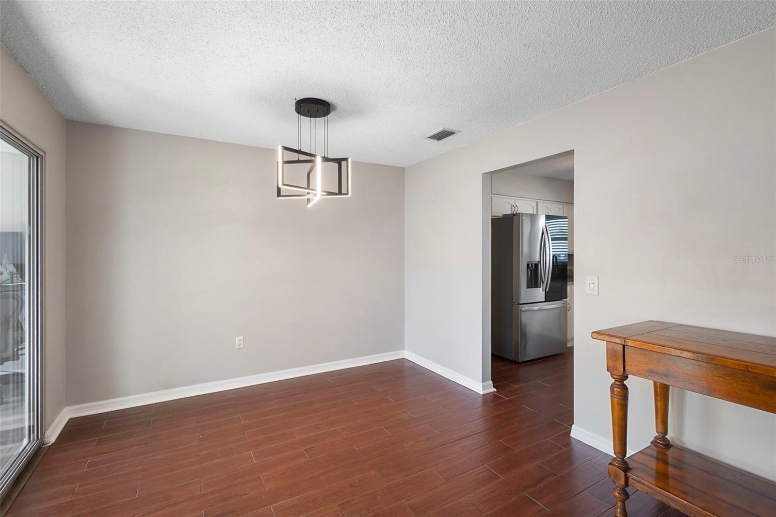 Image 16 of 34 For 720 Amhurst Drive