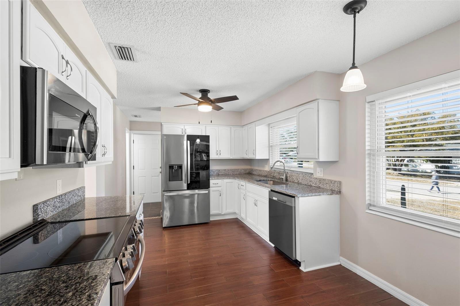 Image 2 of 34 For 720 Amhurst Drive