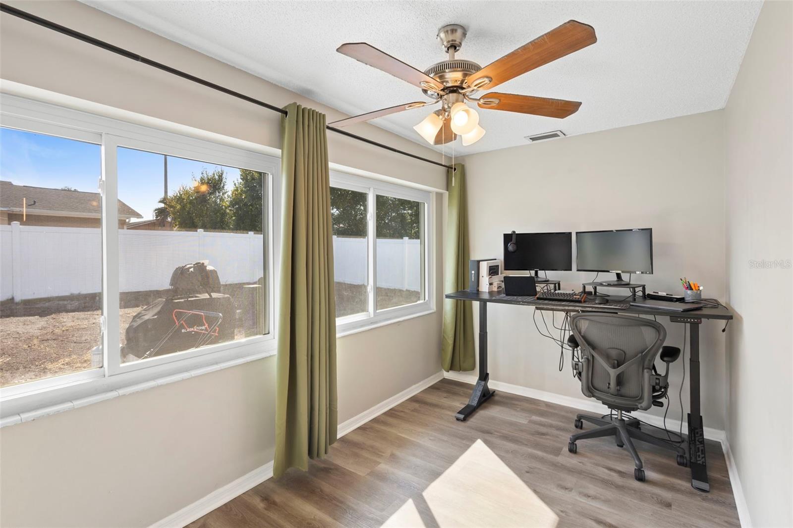 Image 22 of 34 For 720 Amhurst Drive