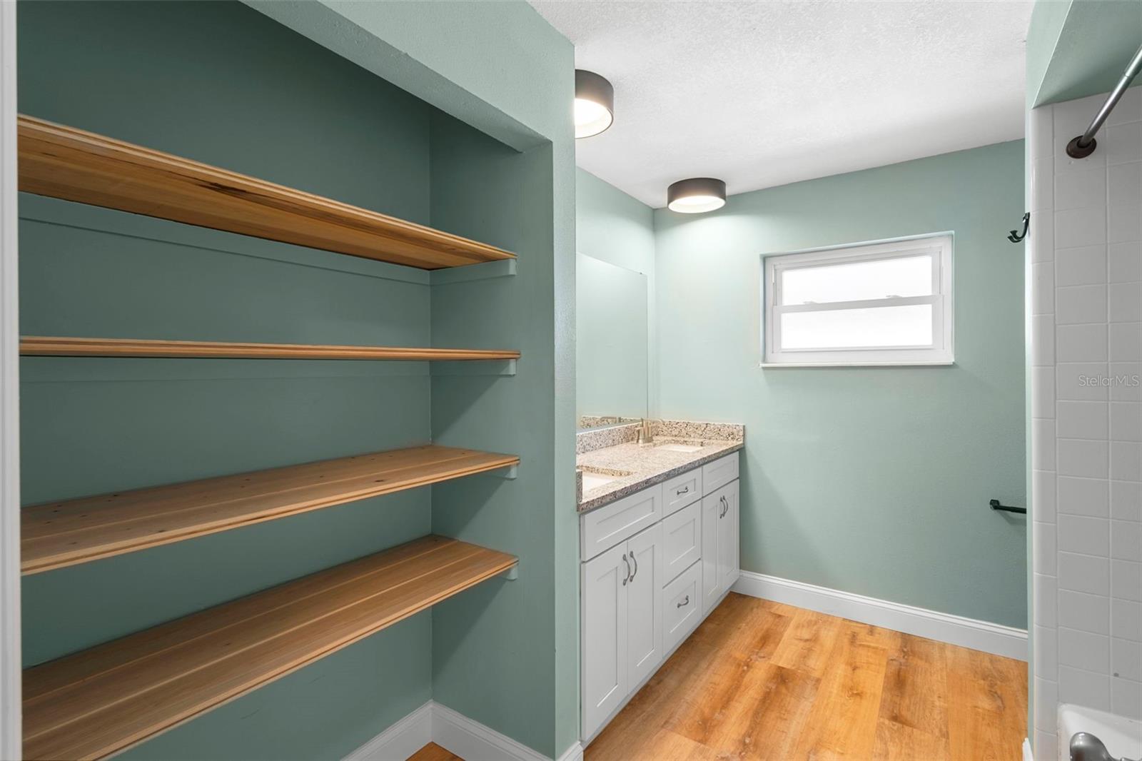 Image 25 of 34 For 720 Amhurst Drive