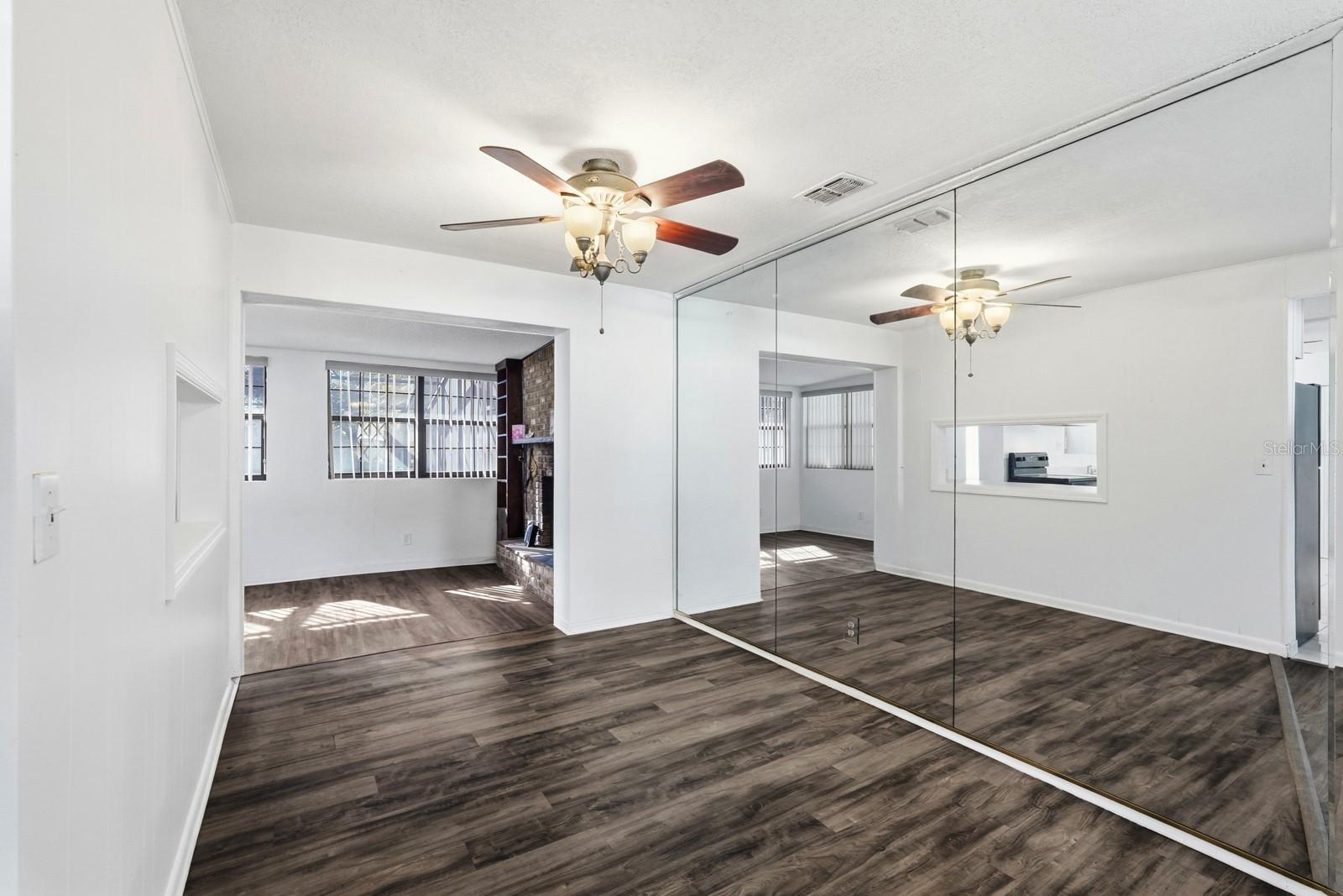 Image 14 of 58 For 2318 Oriole Lane