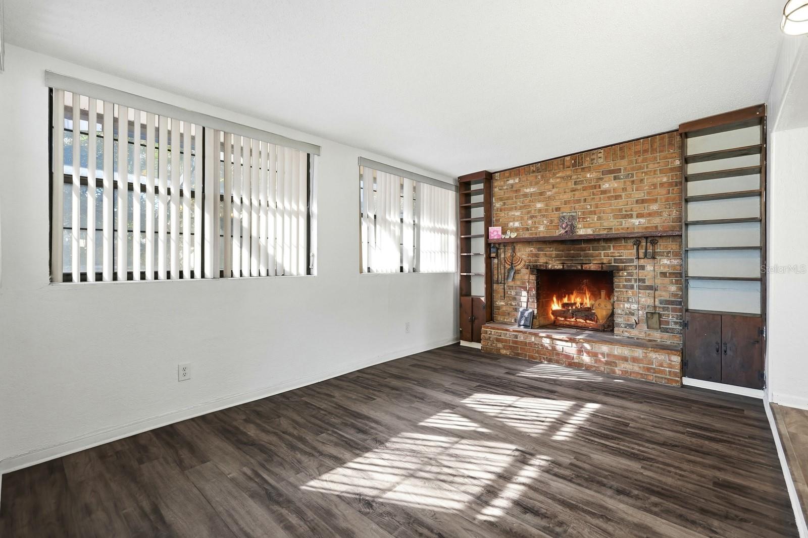 Image 17 of 58 For 2318 Oriole Lane