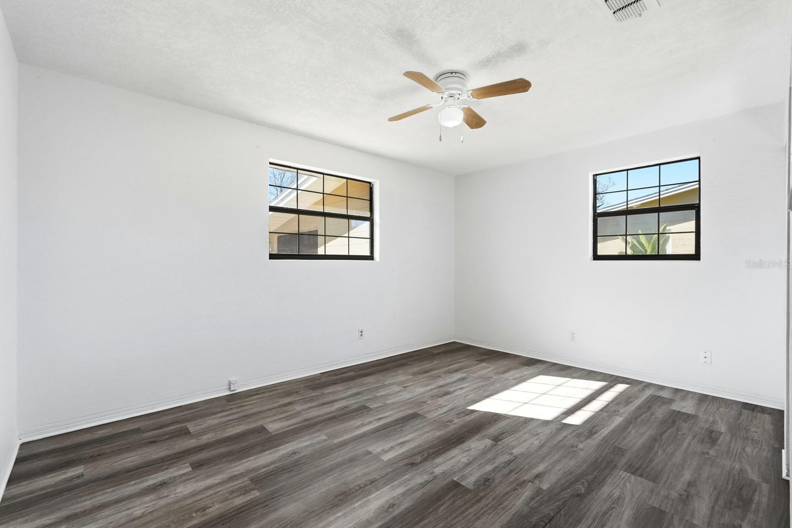 Image 29 of 58 For 2318 Oriole Lane