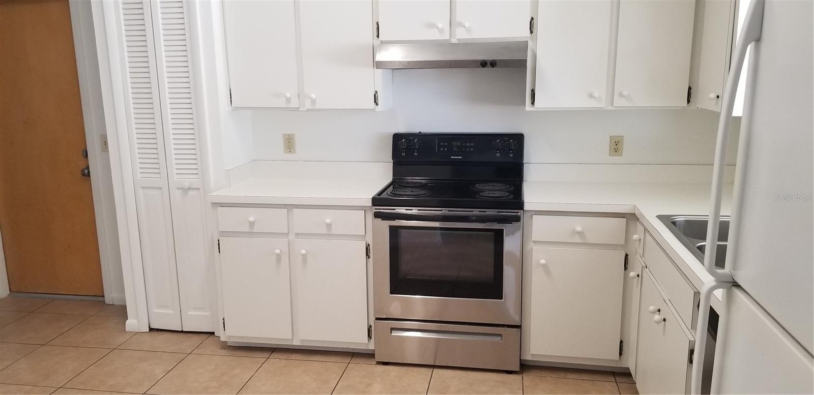 Image 9 of 10 For 594 Heather