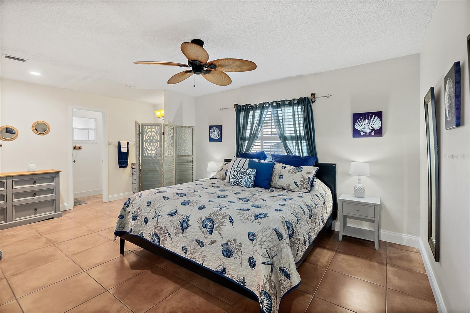 Image 12 of 42 For 3622 Dame Street