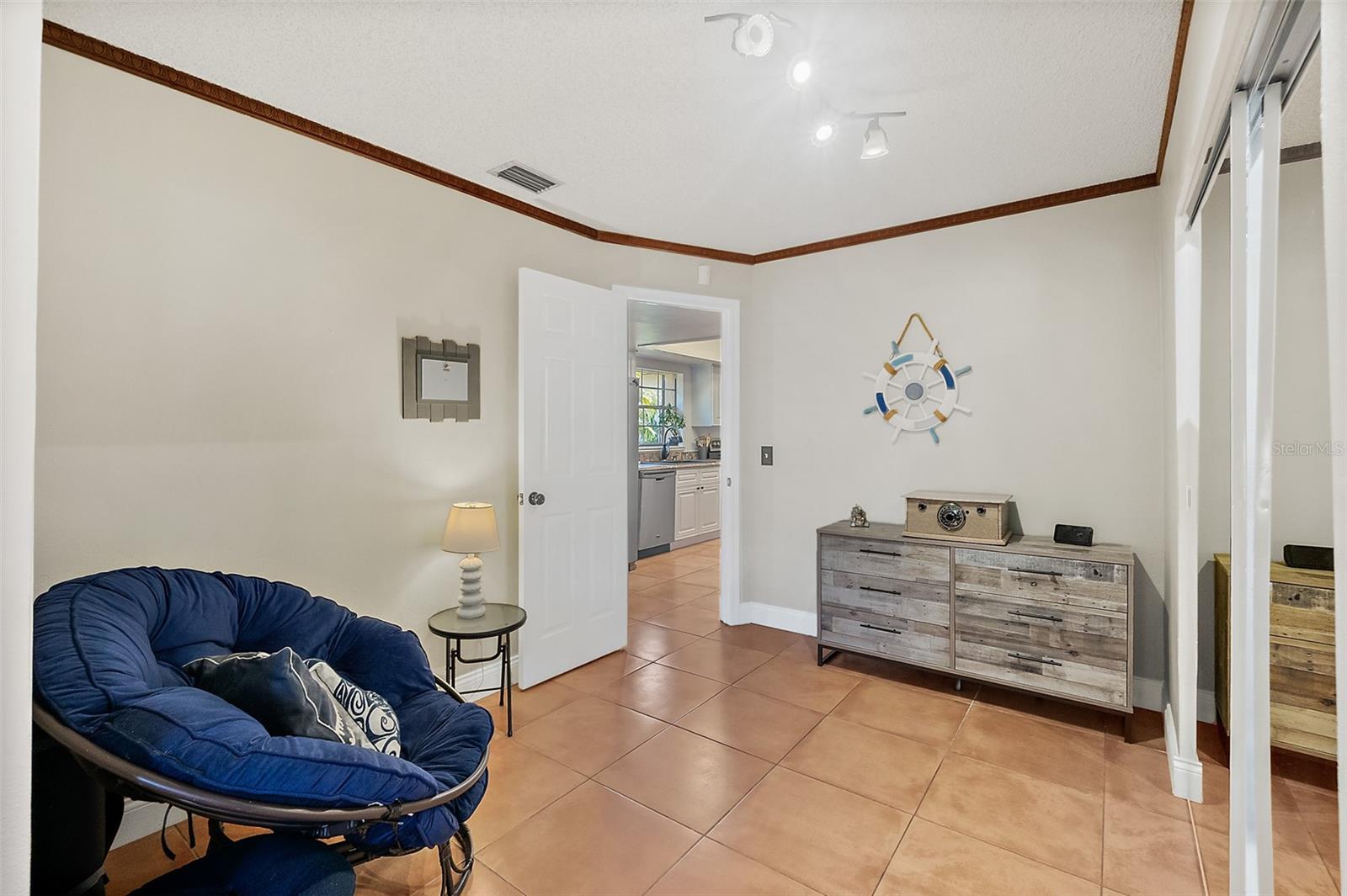 Image 15 of 42 For 3622 Dame Street