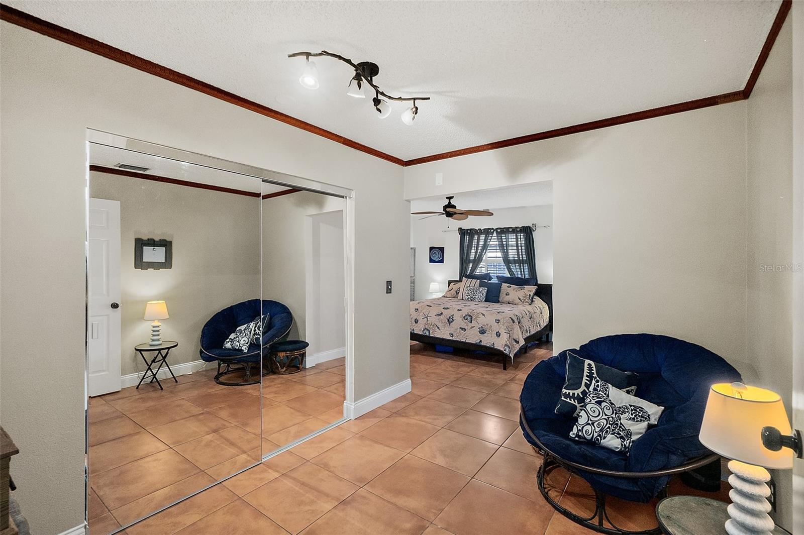 Image 16 of 42 For 3622 Dame Street