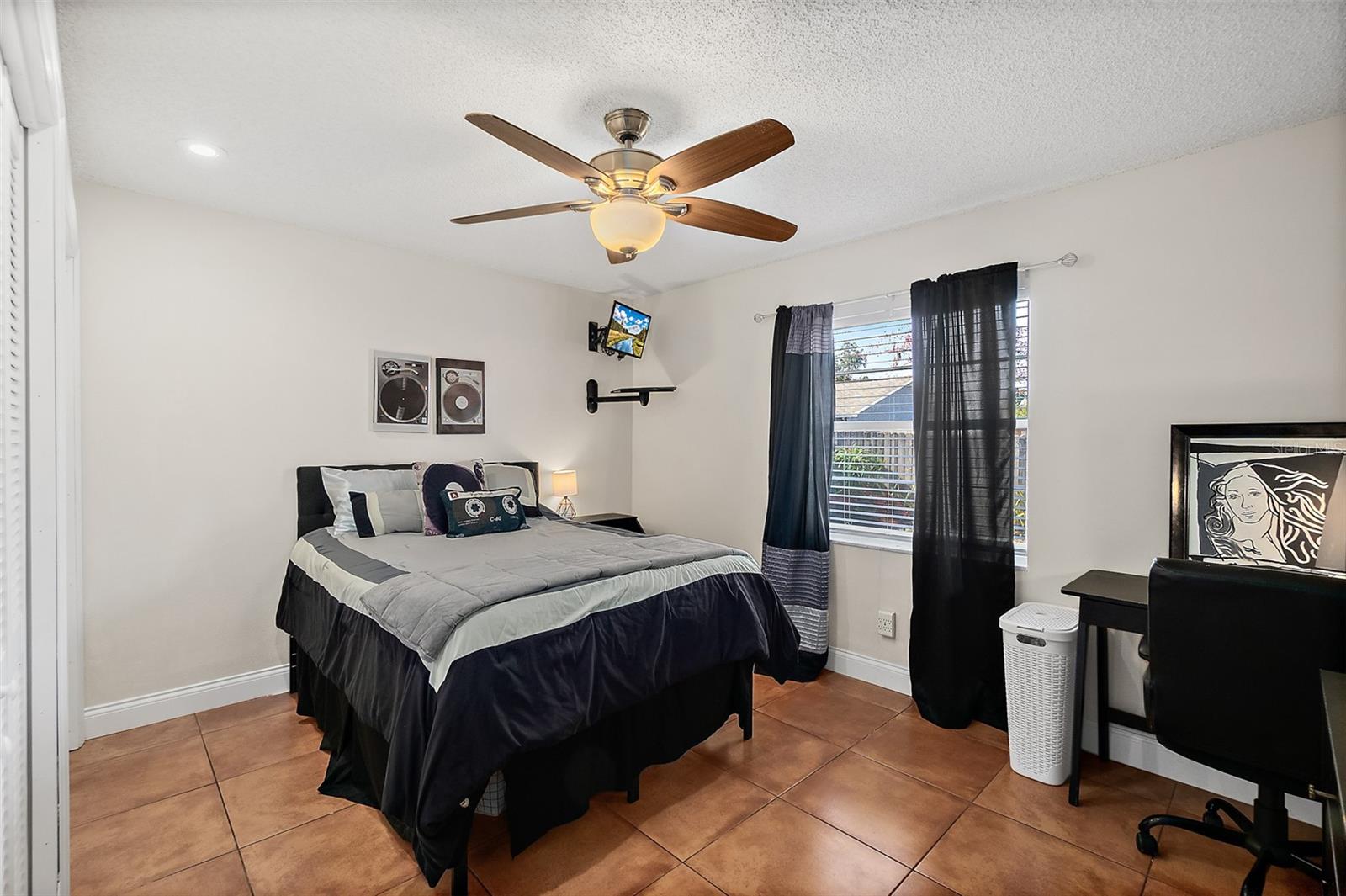 Image 20 of 42 For 3622 Dame Street