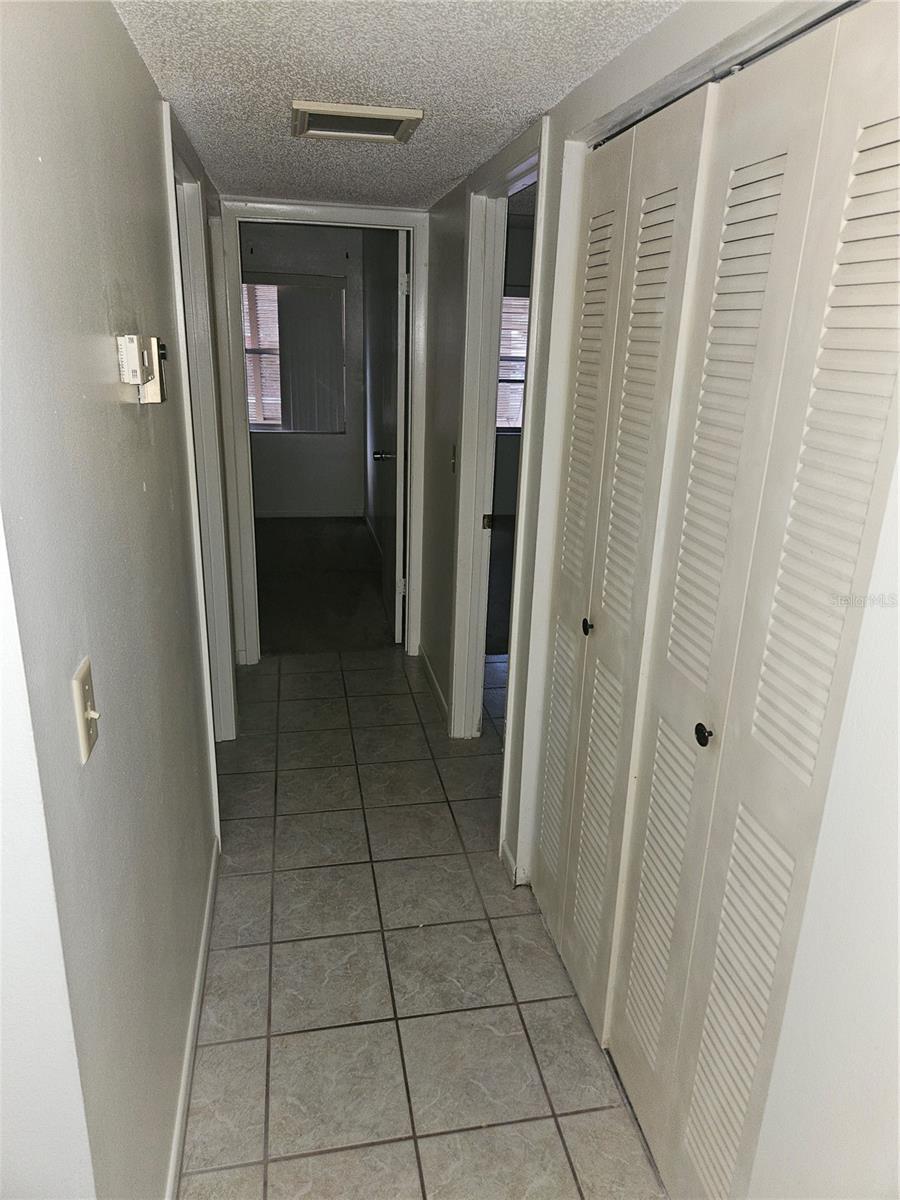 Image 10 of 19 For 140 Orchid Woods Court 6a