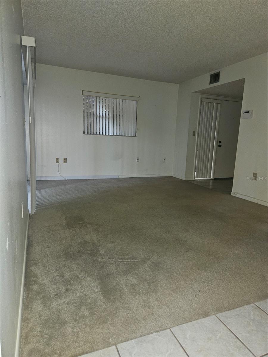 Image 15 of 19 For 140 Orchid Woods Court 6a