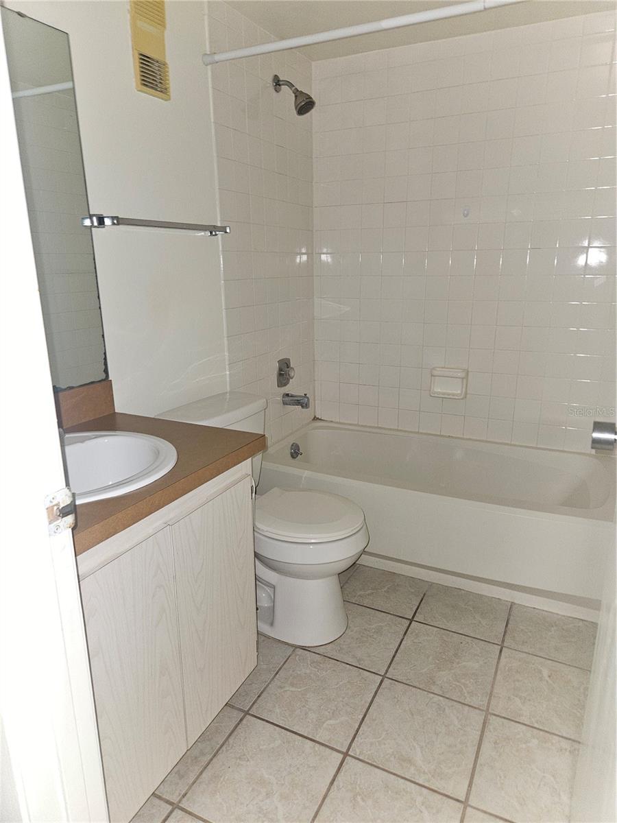 Image 9 of 19 For 140 Orchid Woods Court 6a