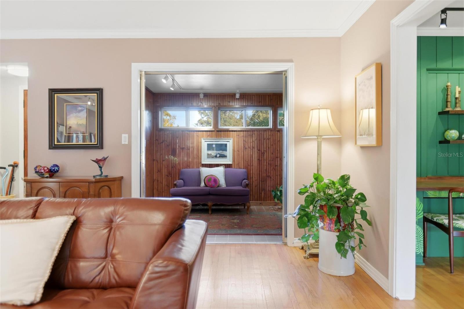 Image 11 of 77 For 218 High Street