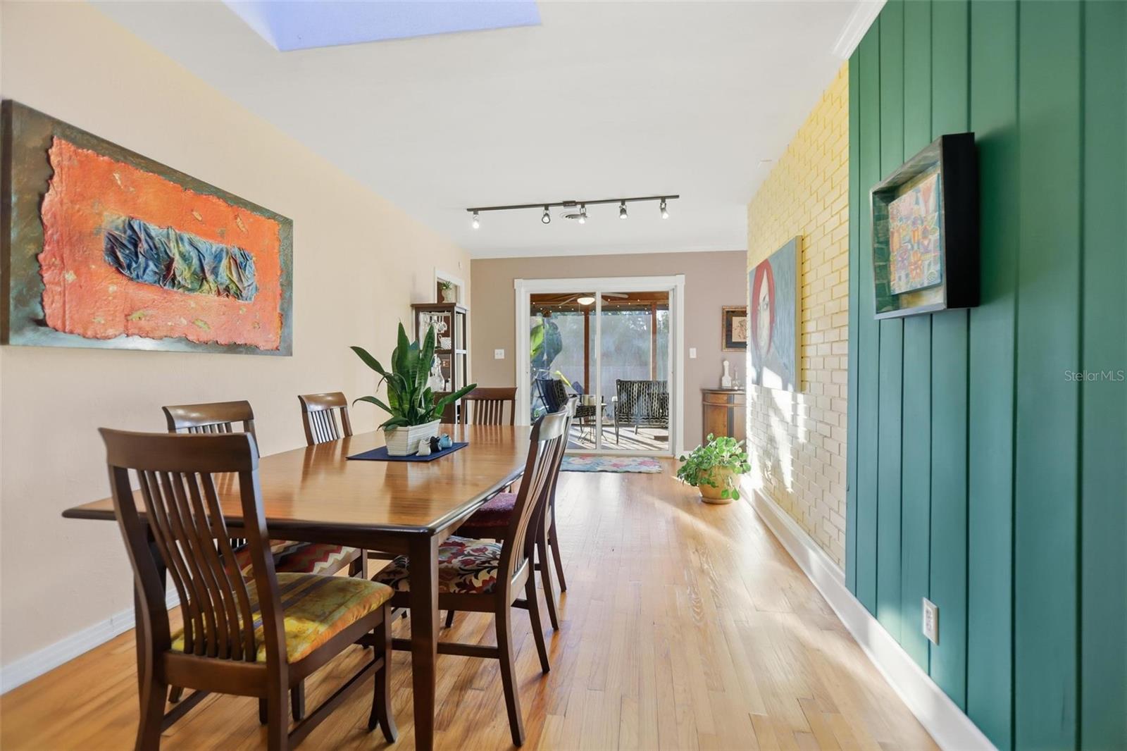 Image 18 of 77 For 218 High Street