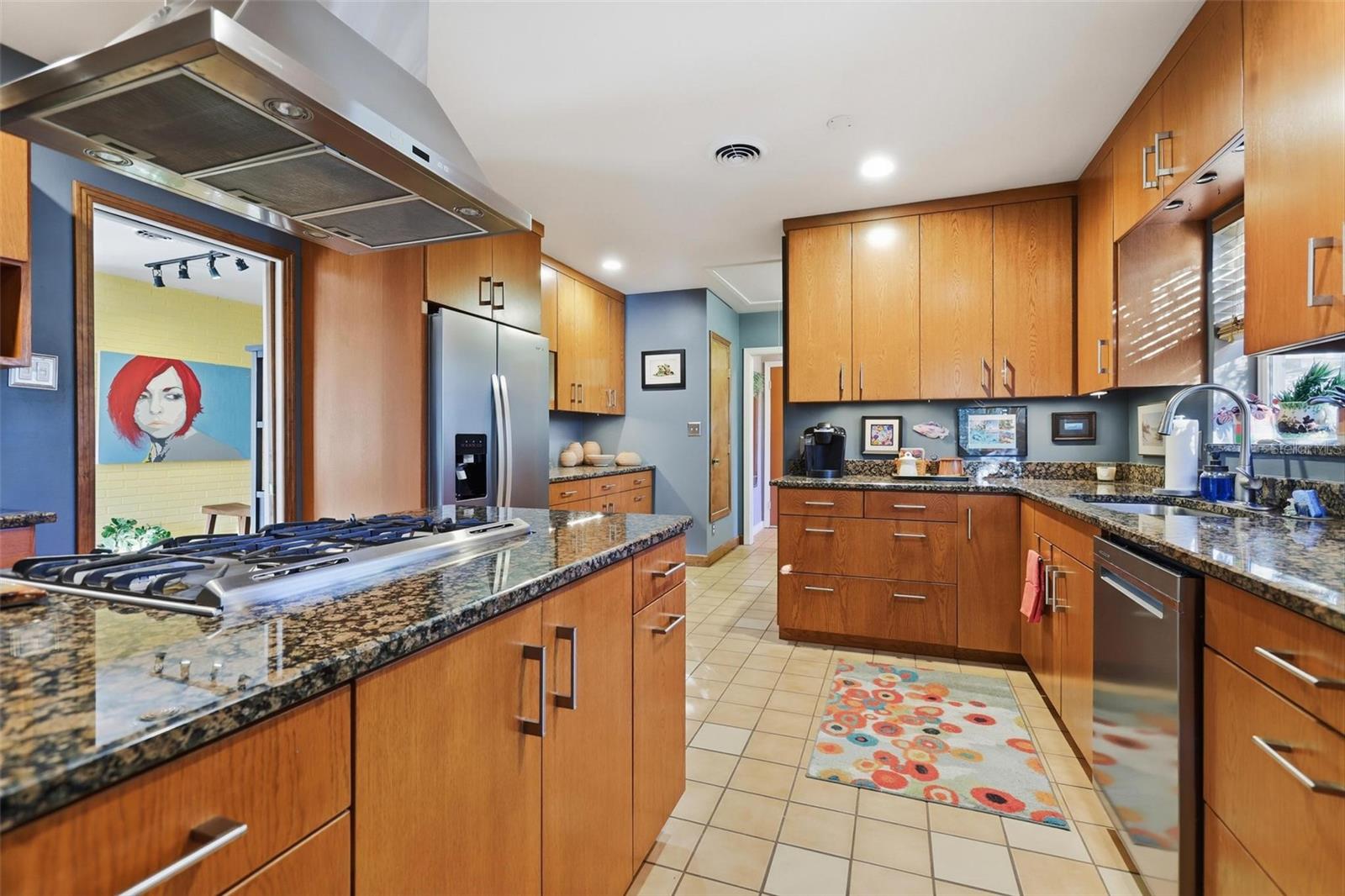 Image 21 of 77 For 218 High Street