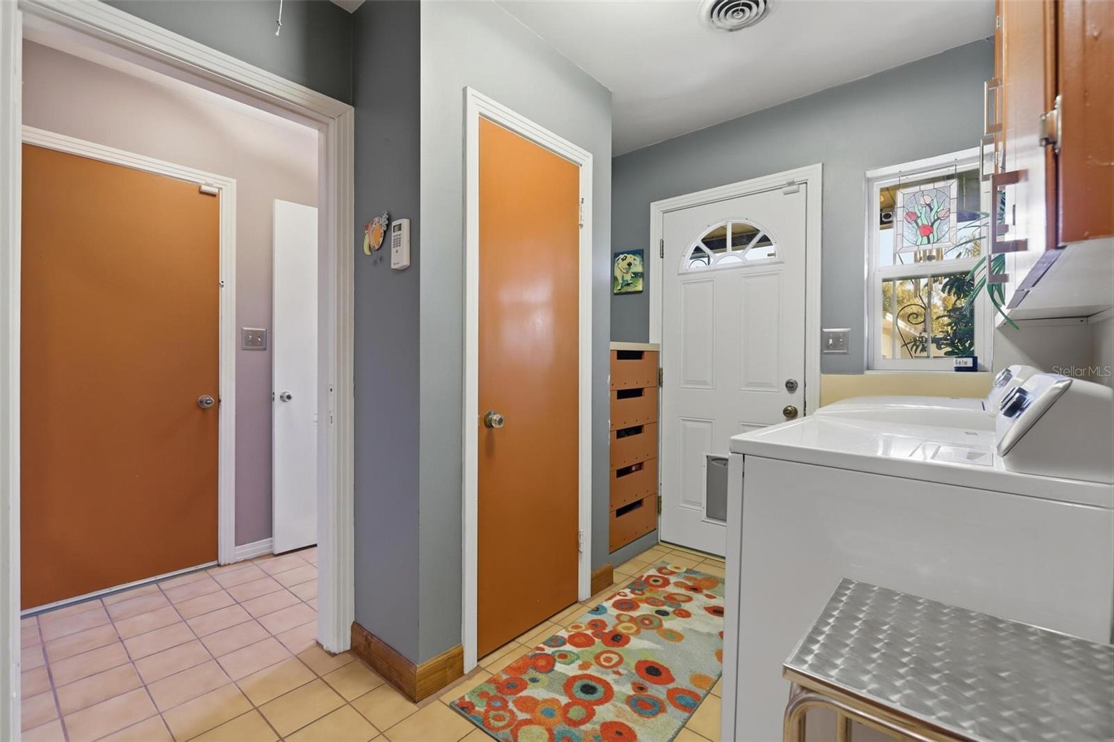 Image 27 of 77 For 218 High Street