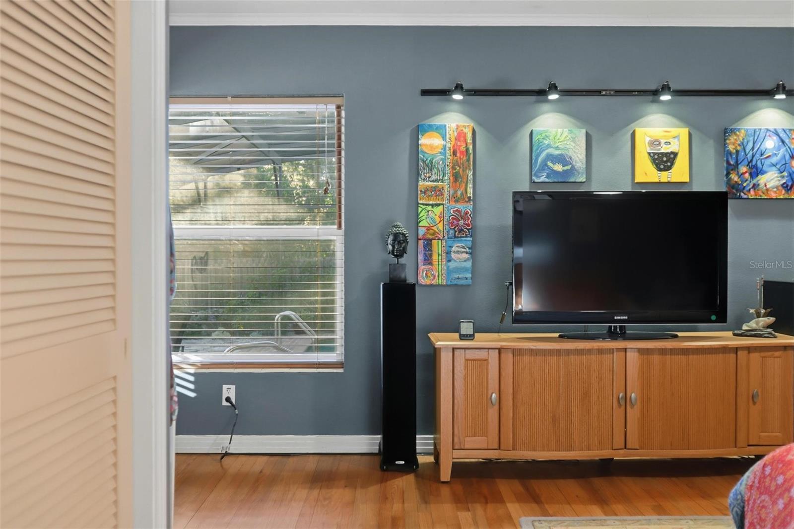 Image 34 of 77 For 218 High Street