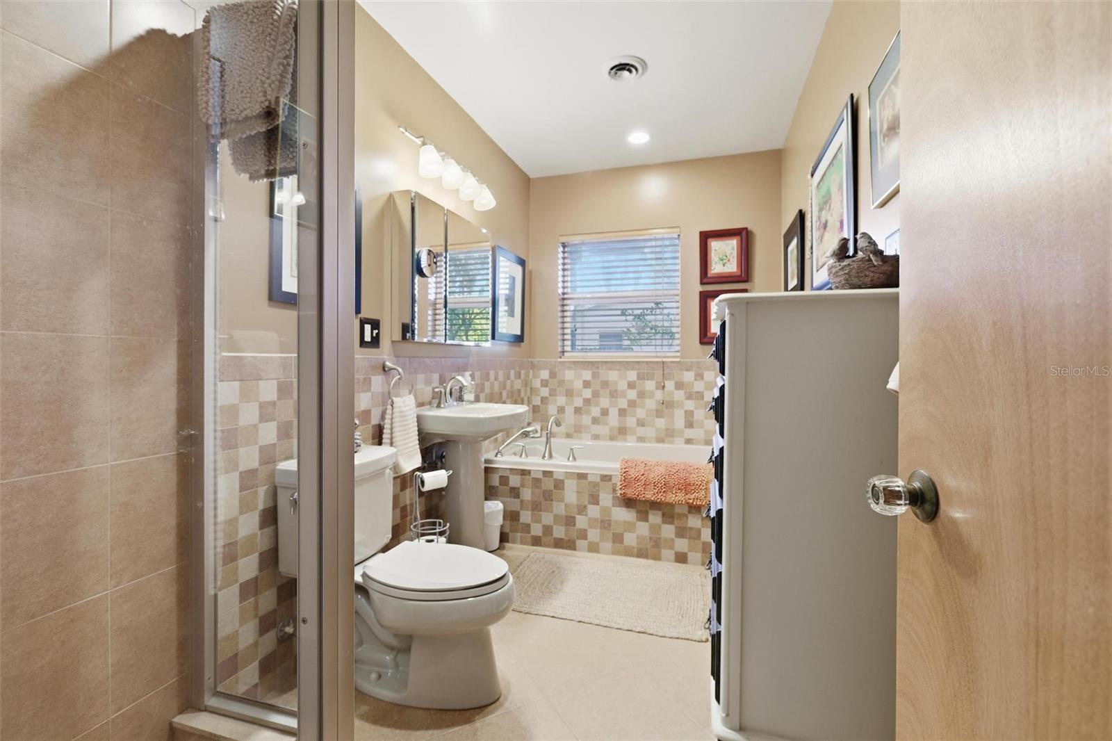 Image 37 of 77 For 218 High Street