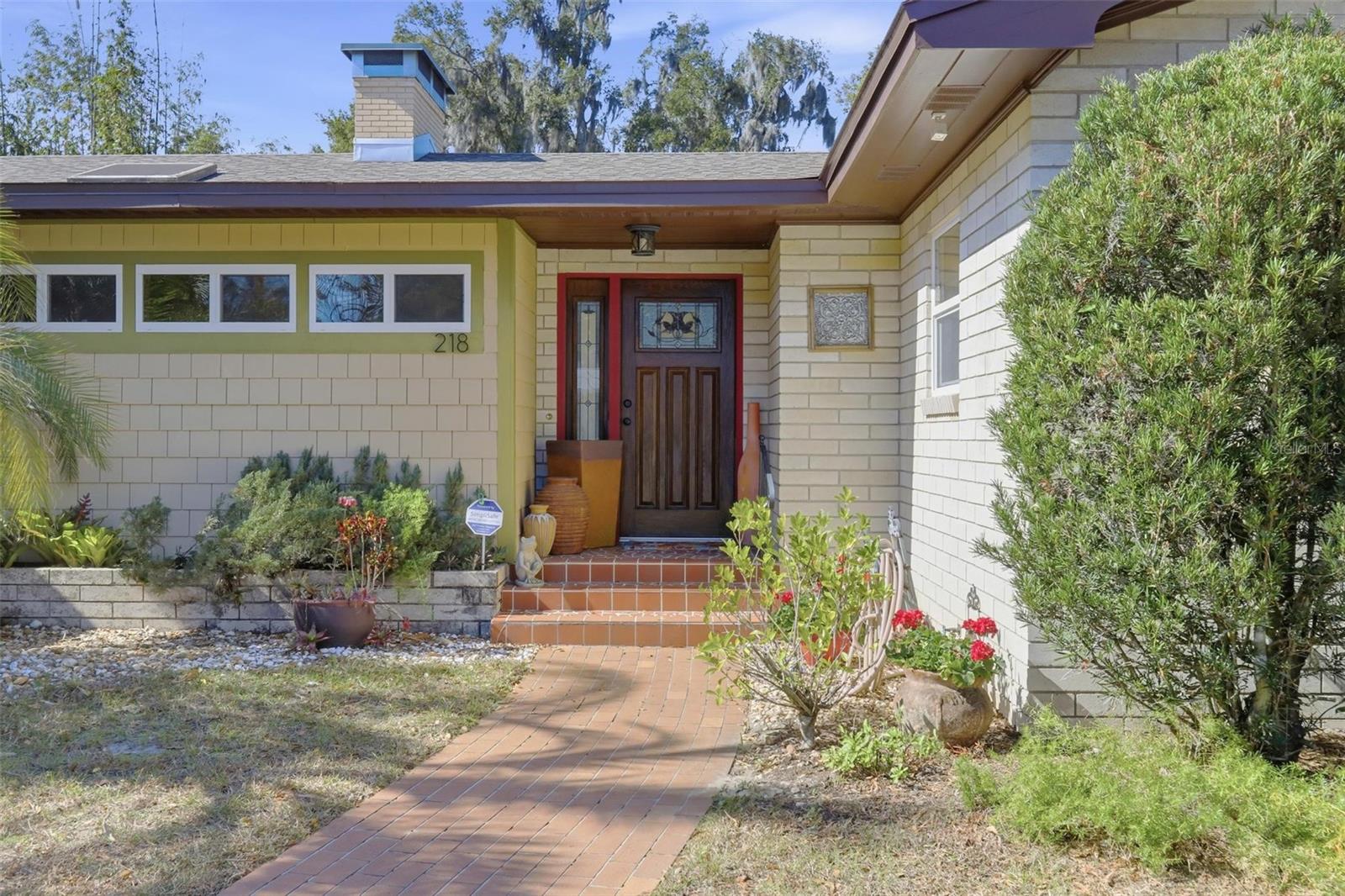 Image 4 of 77 For 218 High Street