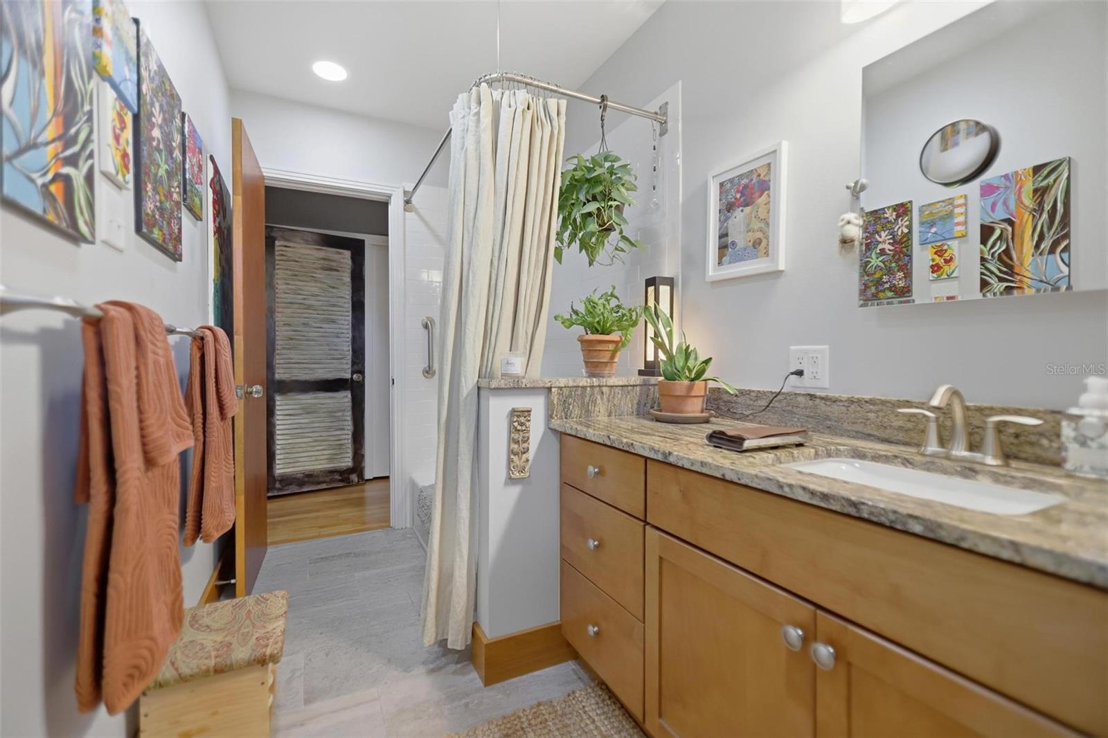 Image 44 of 77 For 218 High Street