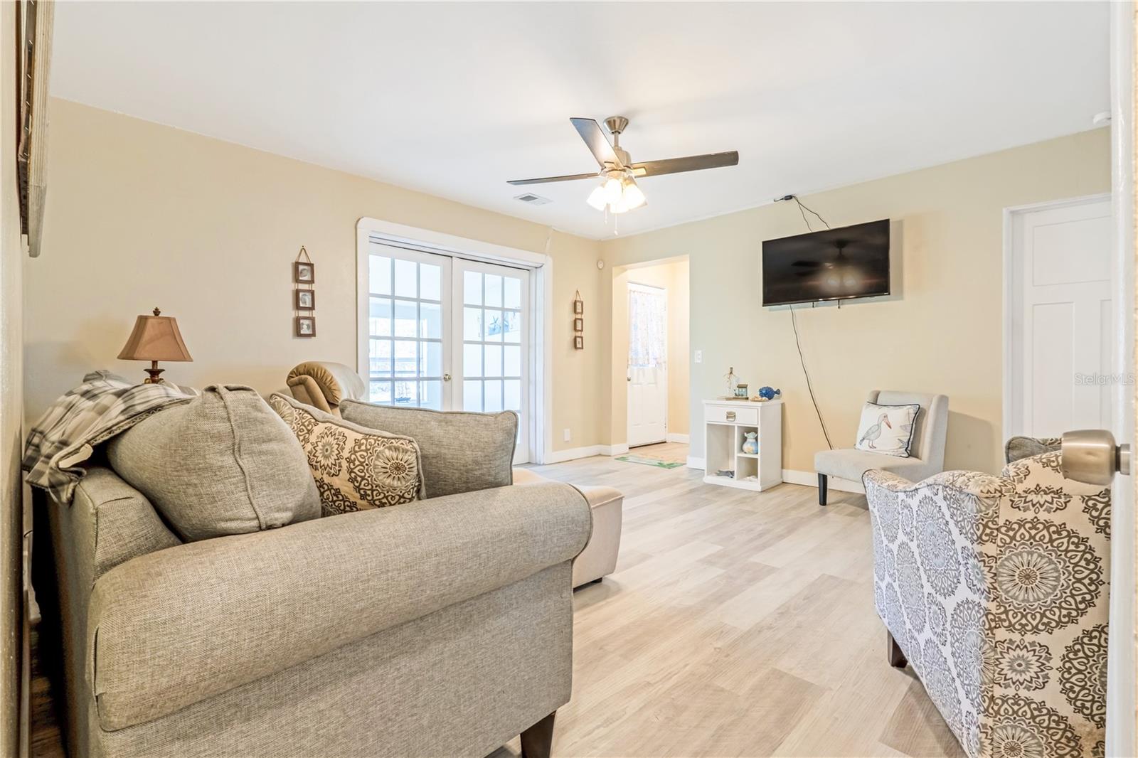 Image 17 of 37 For 1420 Grandview Avenue