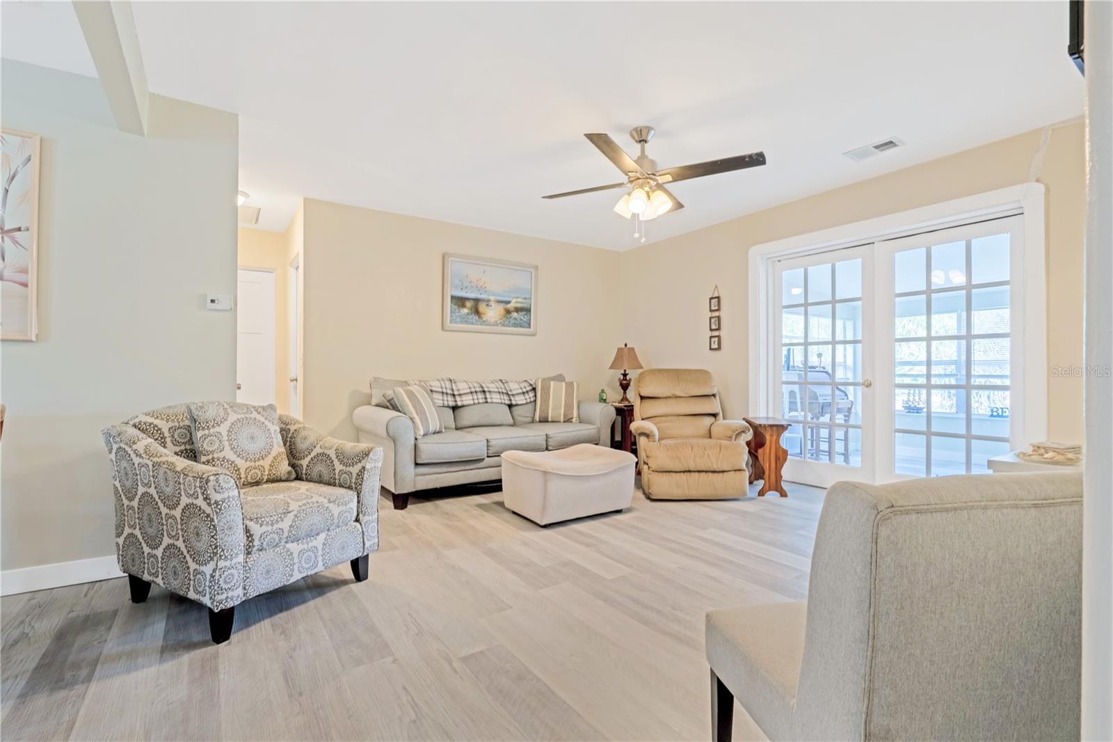 Image 18 of 37 For 1420 Grandview Avenue