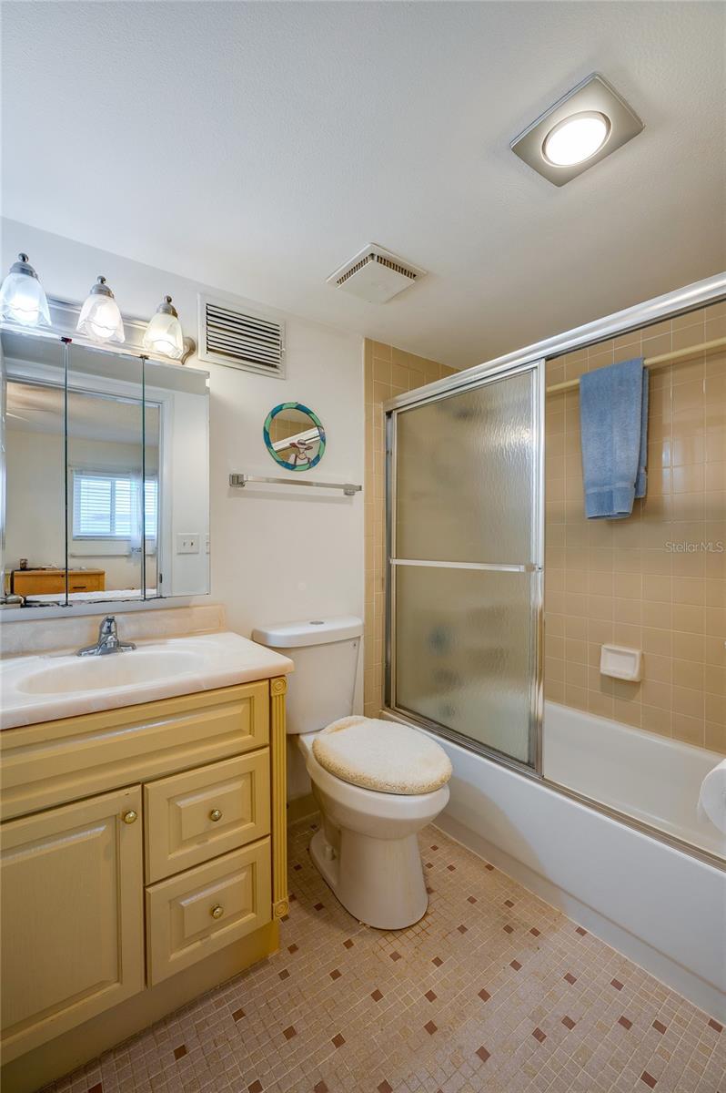 Image 22 of 34 For 4790 Atlantic Avenue C303