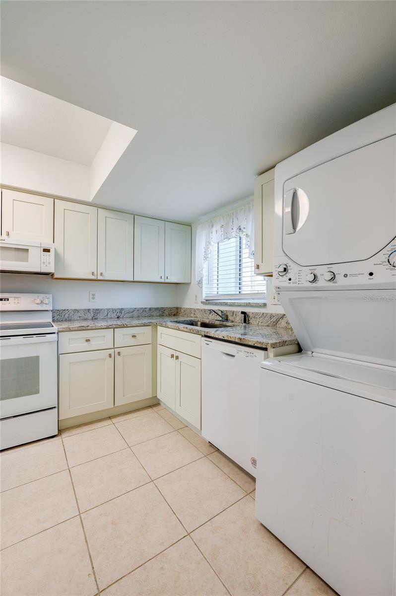 Image 6 of 34 For 4790 Atlantic Avenue C303