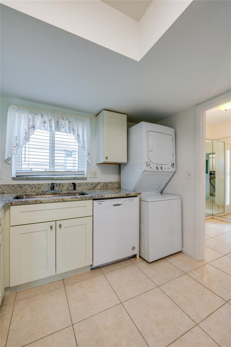 Image 7 of 34 For 4790 Atlantic Avenue C303