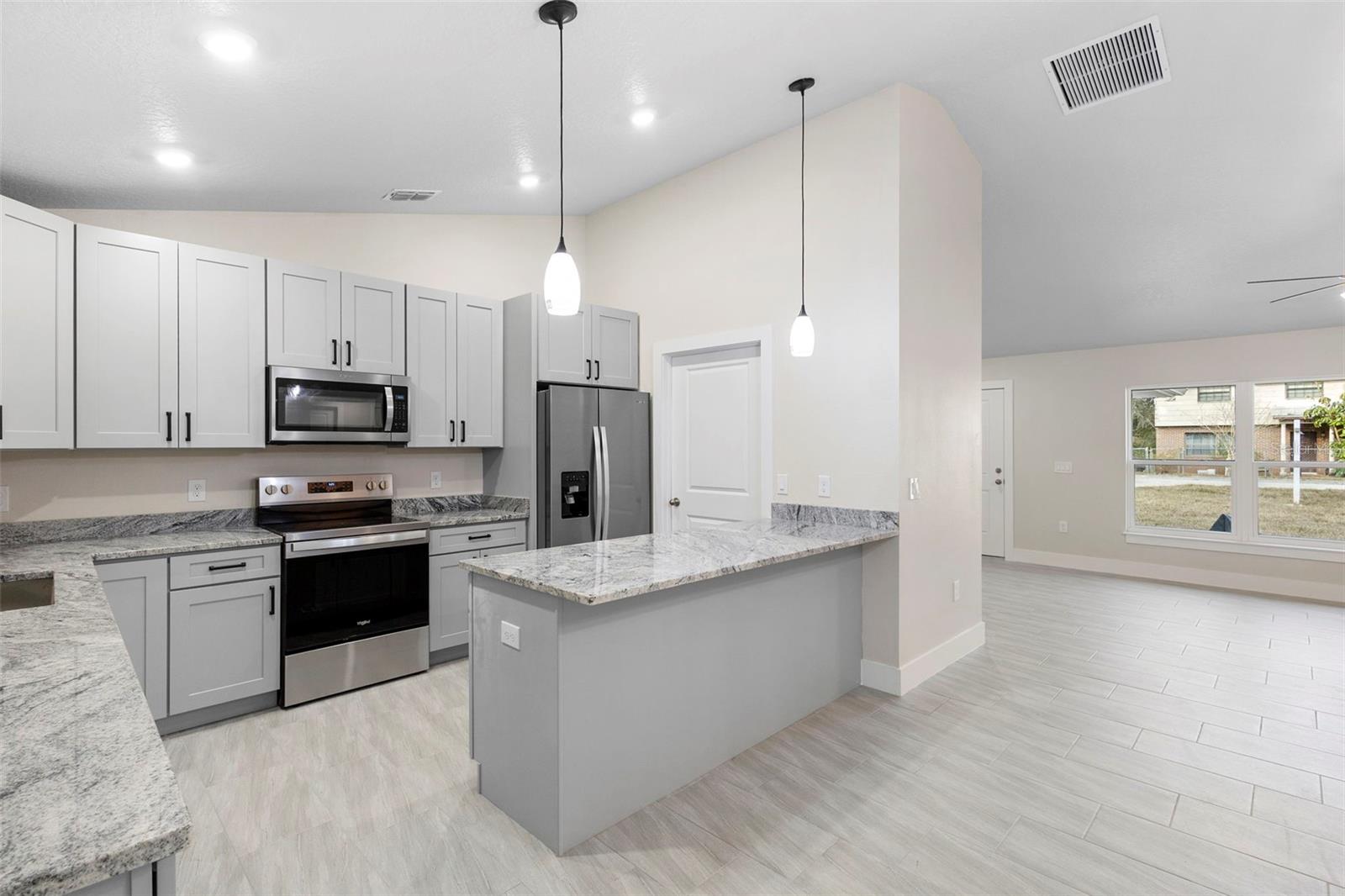 Image 14 of 38 For 415 Ivy Avenue