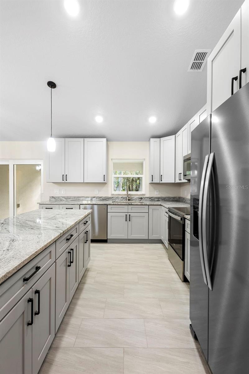 Image 17 of 38 For 415 Ivy Avenue