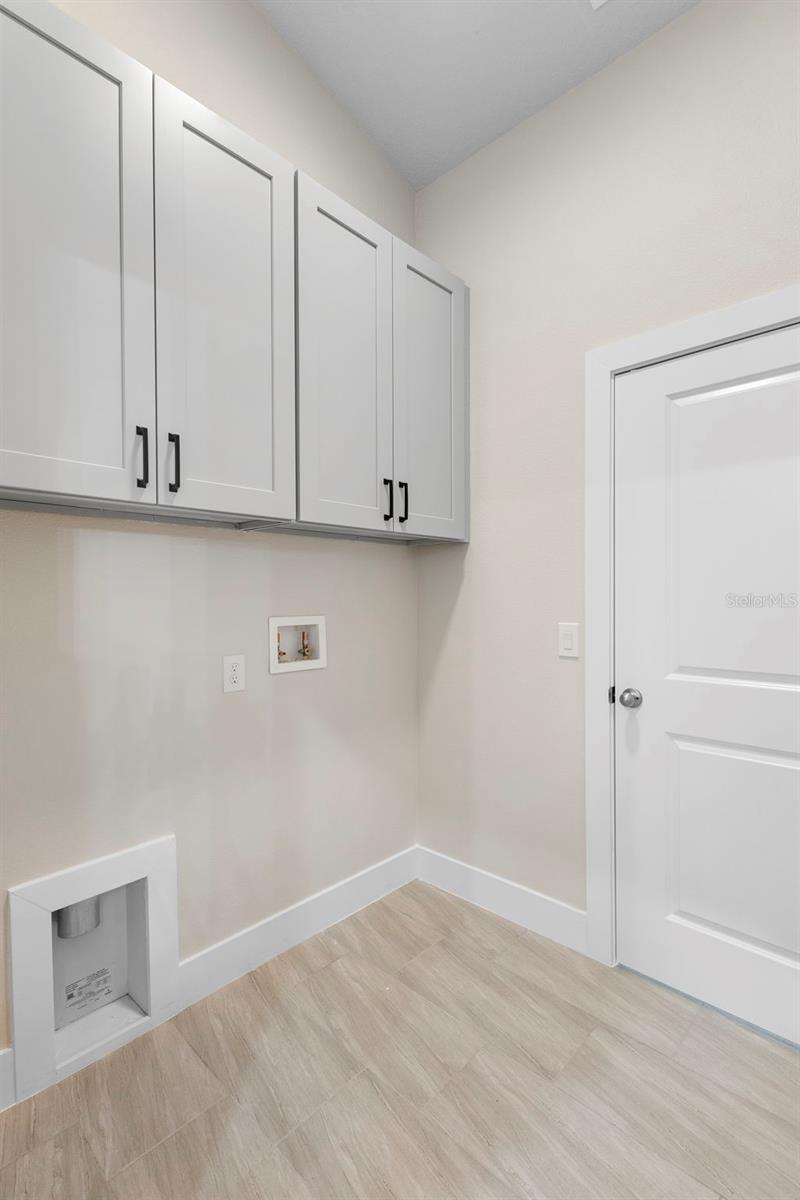 Image 18 of 38 For 415 Ivy Avenue