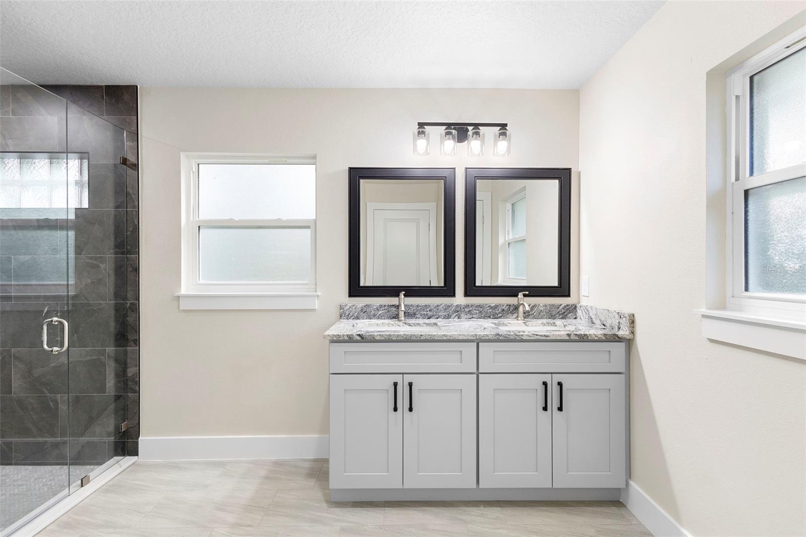 Image 24 of 38 For 415 Ivy Avenue