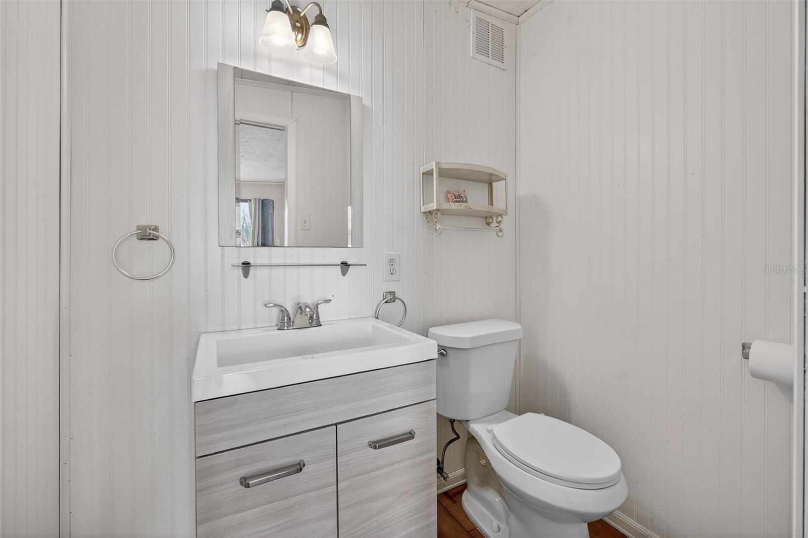 Image 13 of 31 For 5413 Isabelle Avenue