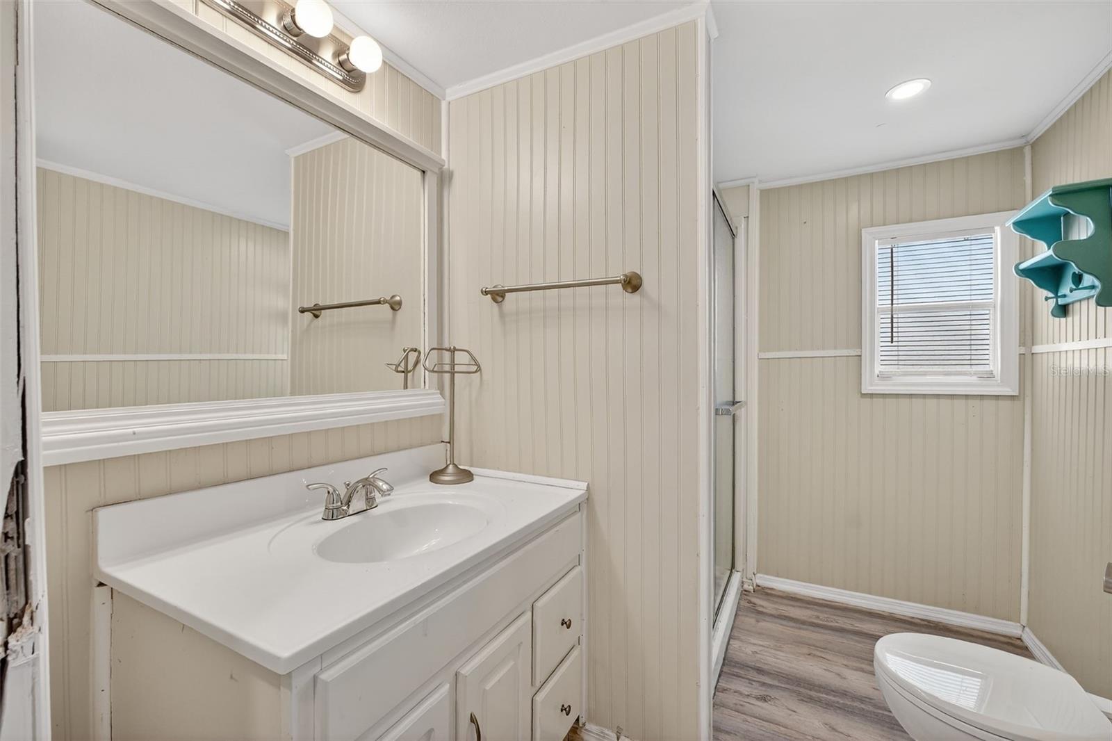 Image 17 of 31 For 5413 Isabelle Avenue