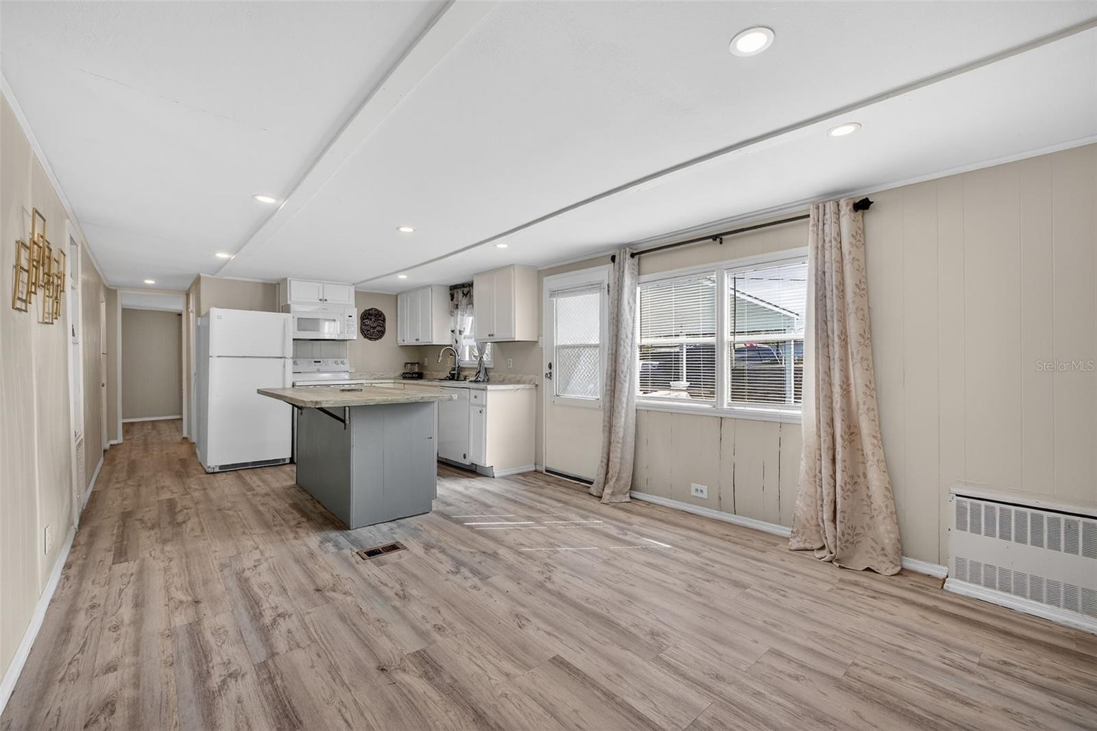 Image 7 of 31 For 5413 Isabelle Avenue