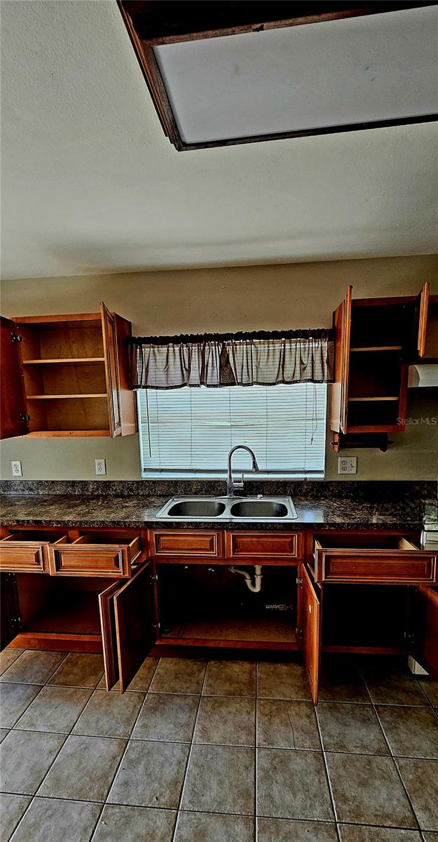 Image 3 of 15 For 321 Beresford Avenue