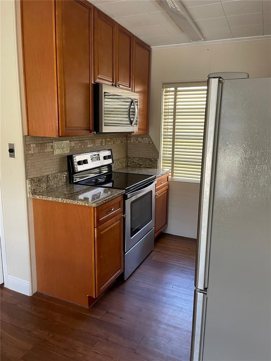 Image 9 of 12 For 419 Wisconsin Avenue