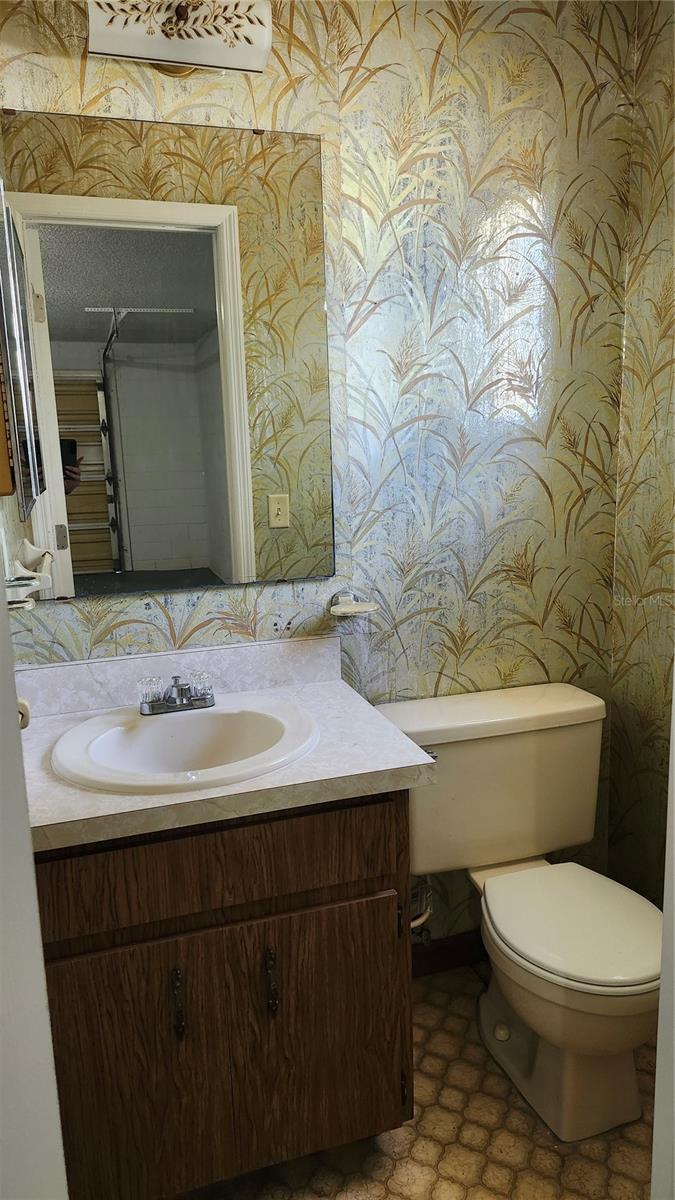 Image 11 of 29 For 957 Wilmington Drive