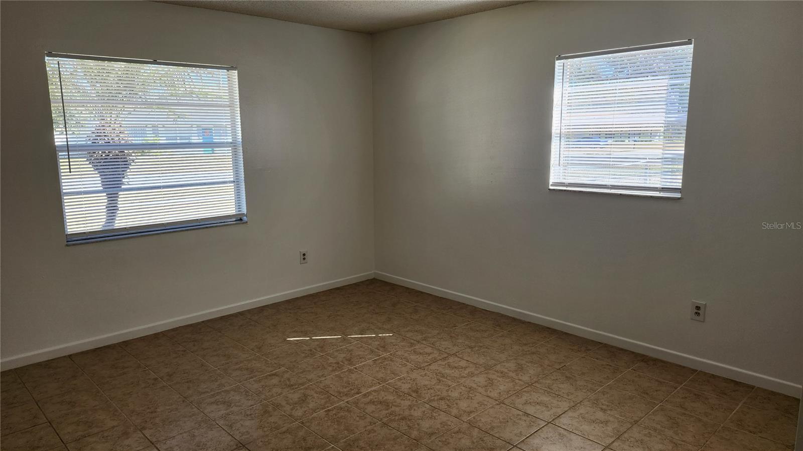 Image 12 of 29 For 957 Wilmington Drive