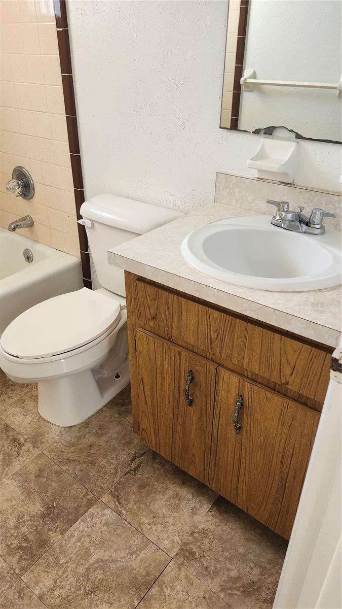 Image 18 of 29 For 957 Wilmington Drive