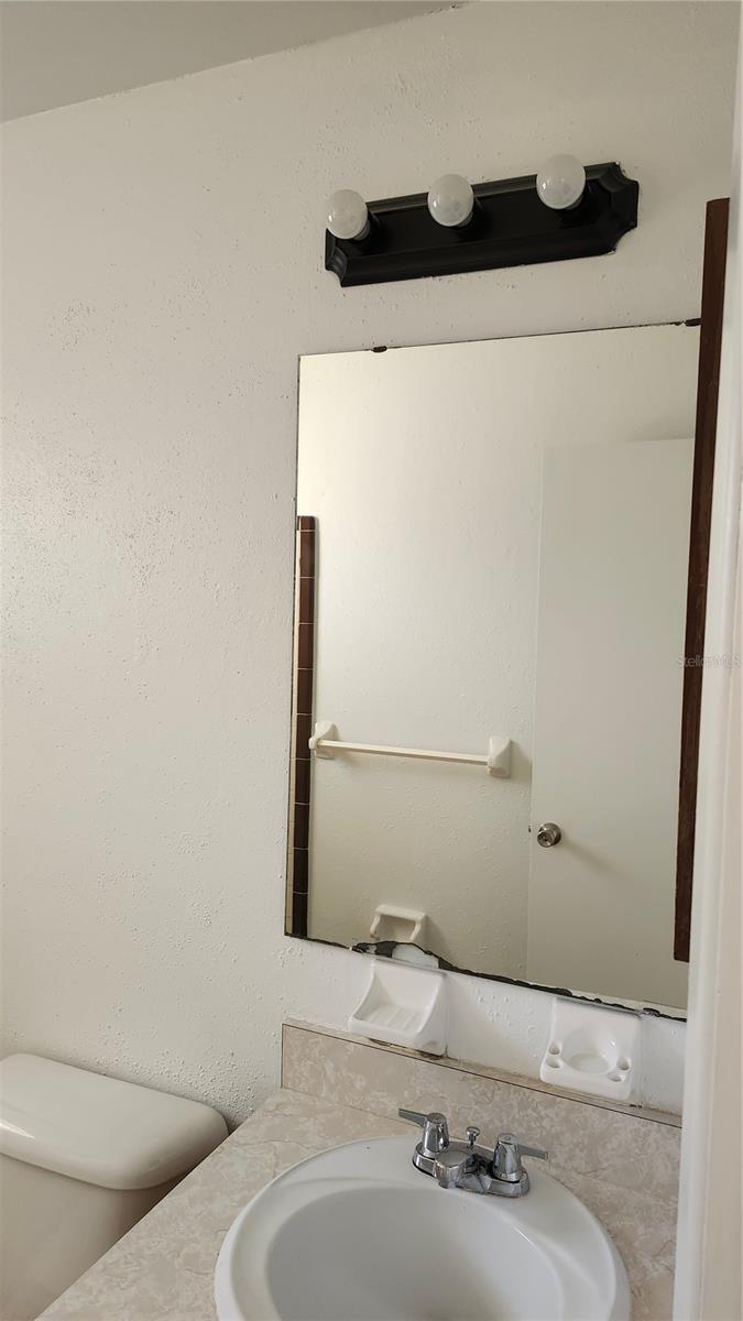 Image 19 of 29 For 957 Wilmington Drive