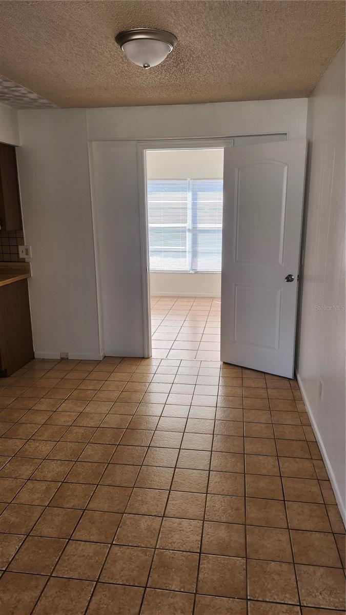 Image 5 of 29 For 957 Wilmington Drive