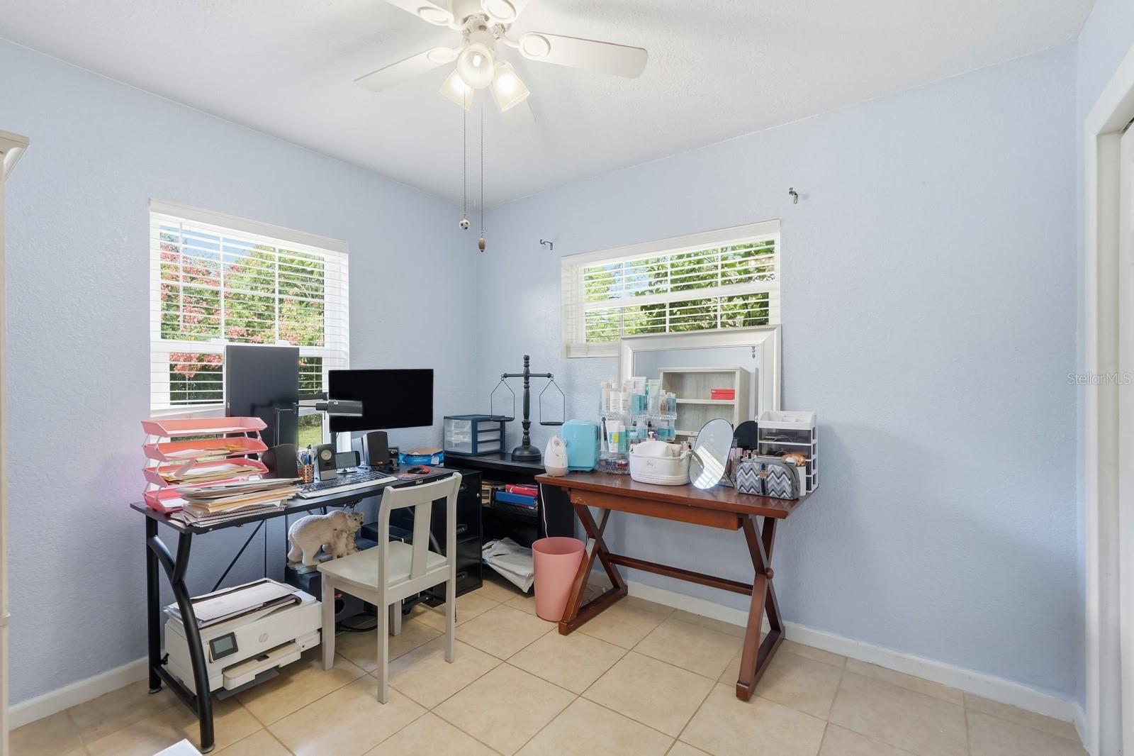 Image 20 of 45 For 930 Amelia Avenue