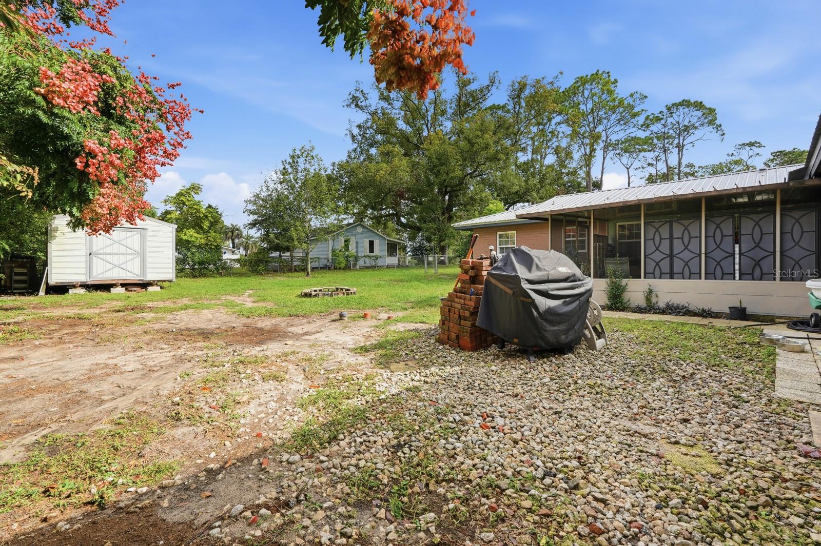 Image 30 of 45 For 930 Amelia Avenue